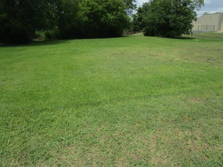 3104 Old Highway 146 S, La Porte, TX à vendre - Photo du bâtiment - Image 2 de 6