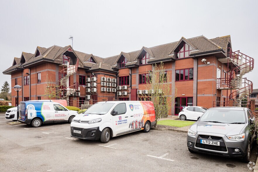 Sandy Ln W, Oxford à louer - Photo du bâtiment - Image 3 de 3