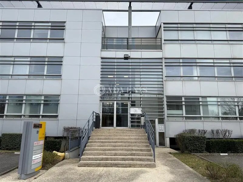 Office in Saint-Priest for lease Primary Photo- Image 1 of 2