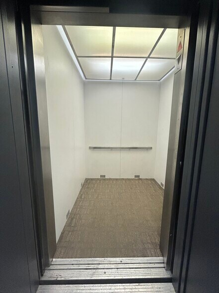 1215 Washington Ave, Wilmette, IL à louer - Photo du bâtiment - Image 3 de 6