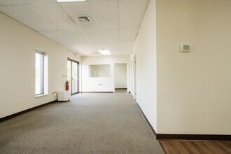 456 US Highway 22 W, Readington, NJ for lease Interior Photo- Image 1 of 8