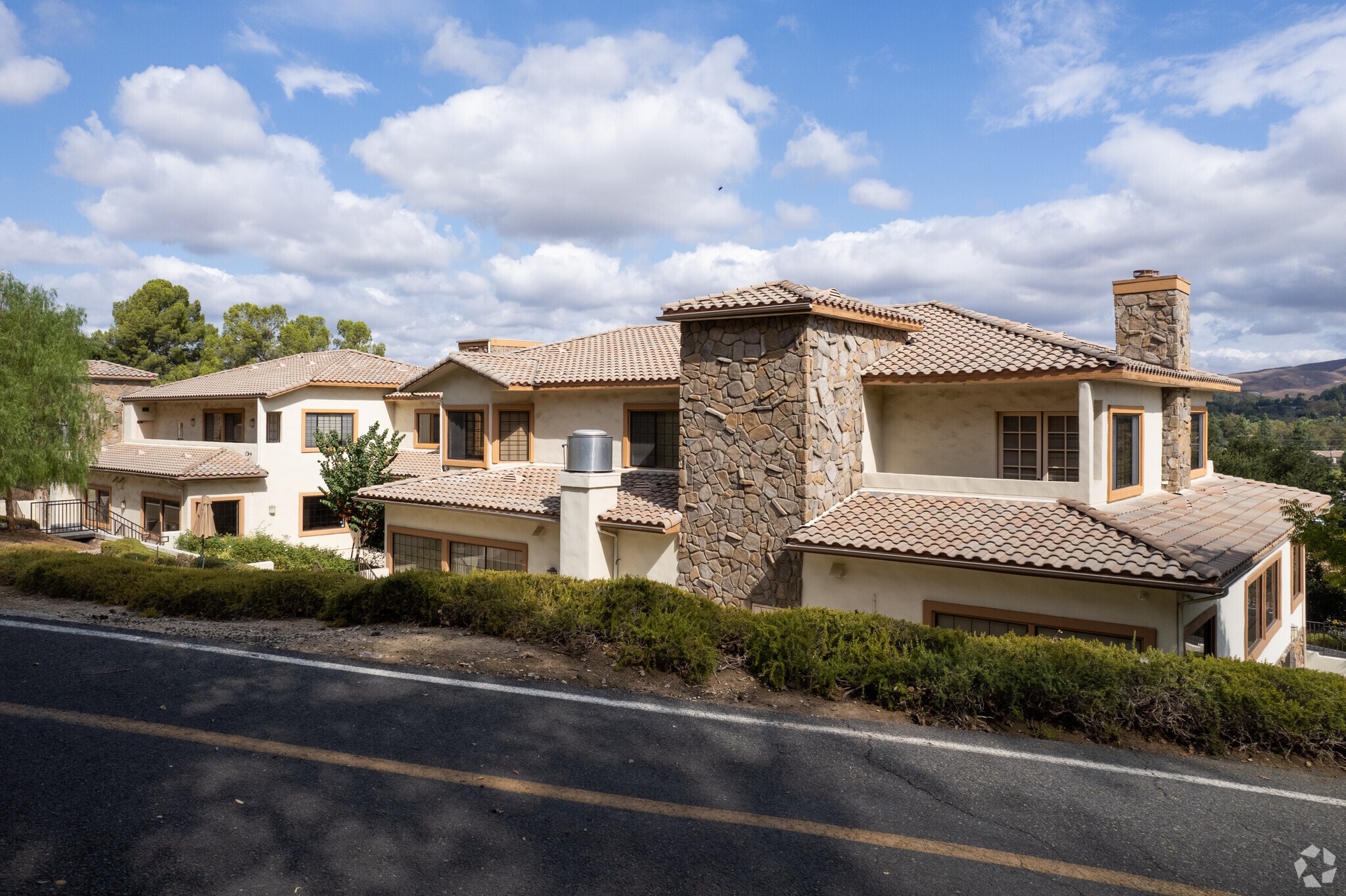 28118 Agoura Rd, Agoura Hills, CA for sale Primary Photo- Image 1 of 5