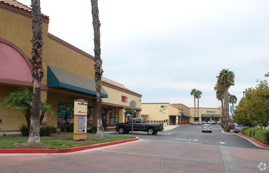 1110-1150 W 6th St, Corona, CA à louer - Photo du bâtiment - Image 1 de 7