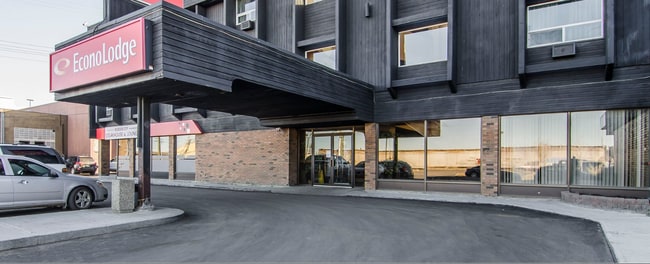 More details for 5009 51 St, Lloydminster, AB - Hospitality for Sale