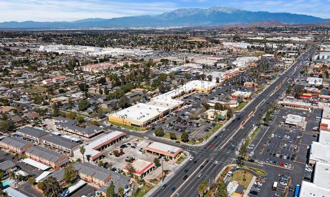 5510 Van Buren Blvd, Riverside, CA à louer - Photo du bâtiment - Image 3 de 21