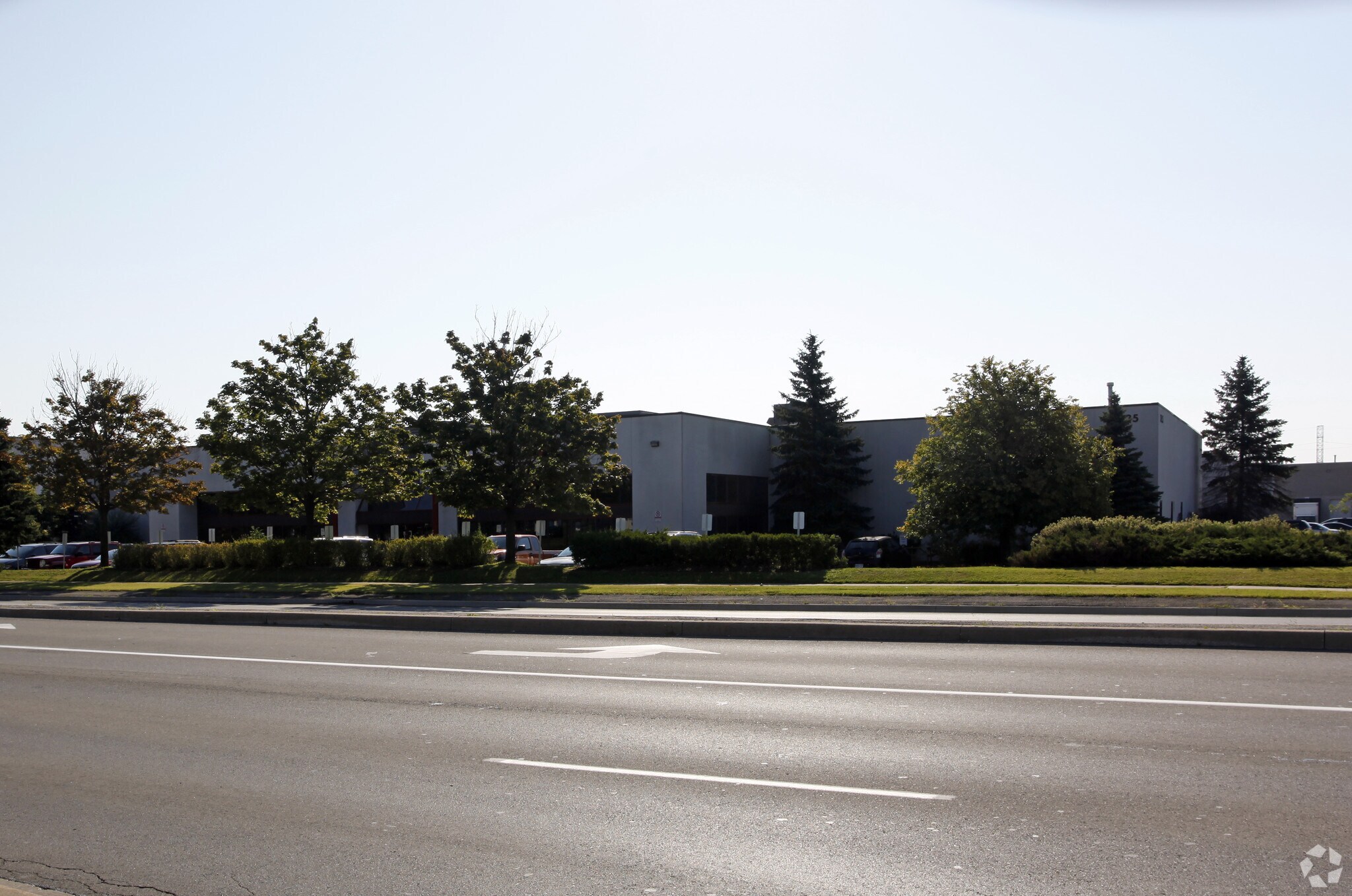 2735 Matheson Blvd E, Mississauga, ON à vendre Photo principale- Image 1 de 1