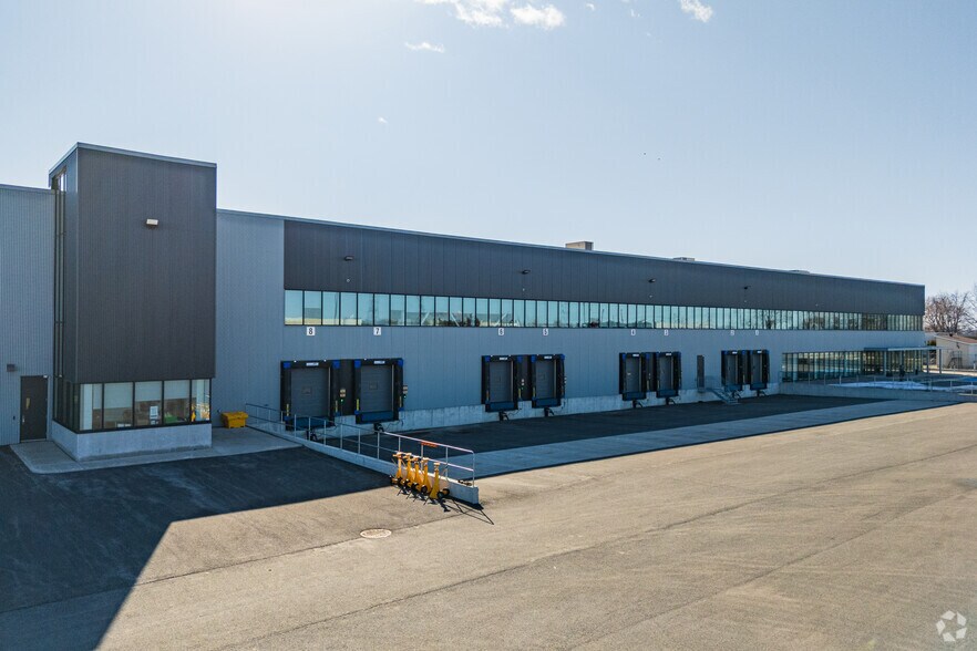 2900 Ch De La Baronnie, Varennes, QC à louer - Photo du bâtiment - Image 2 de 7