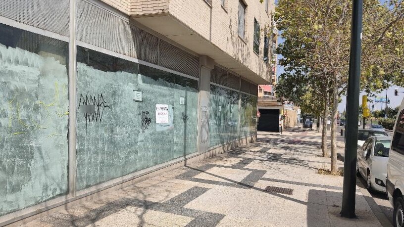 Immeuble residentiel dans Zaragoza, Zaragoza à vendre - Photo du bâtiment - Image 1 de 12