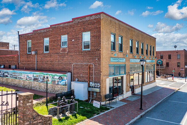 More details for 141-149 Main St W, Valdese, NC - Retail for Sale