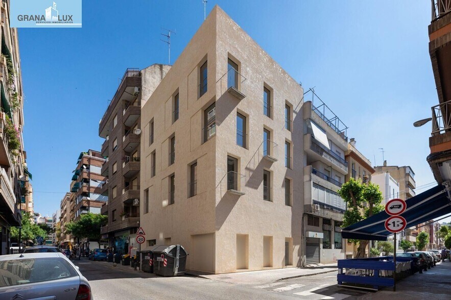 Calle Azhuma, 38, Granada, Granada for sale - Building Photo - Image 2 of 11