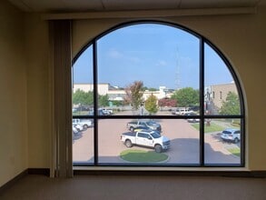 200 N Mesquite St, Arlington, TX for lease Interior Photo- Image 1 of 5