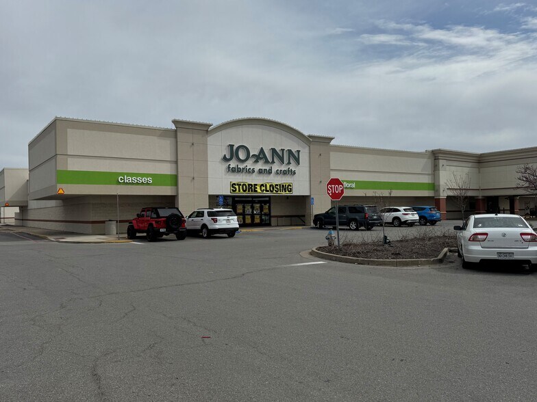 509 E Nifong Blvd, Columbia, MO à louer - Photo du bâtiment - Image 1 de 4