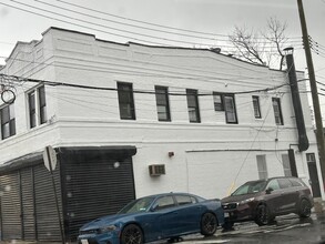 219-09 Hempstead Ave, Queens Village, NY for lease Building Photo- Image 1 of 9