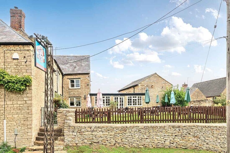 2 Sparrow Corner, Brackley à vendre - Photo du bâtiment - Image 3 de 8