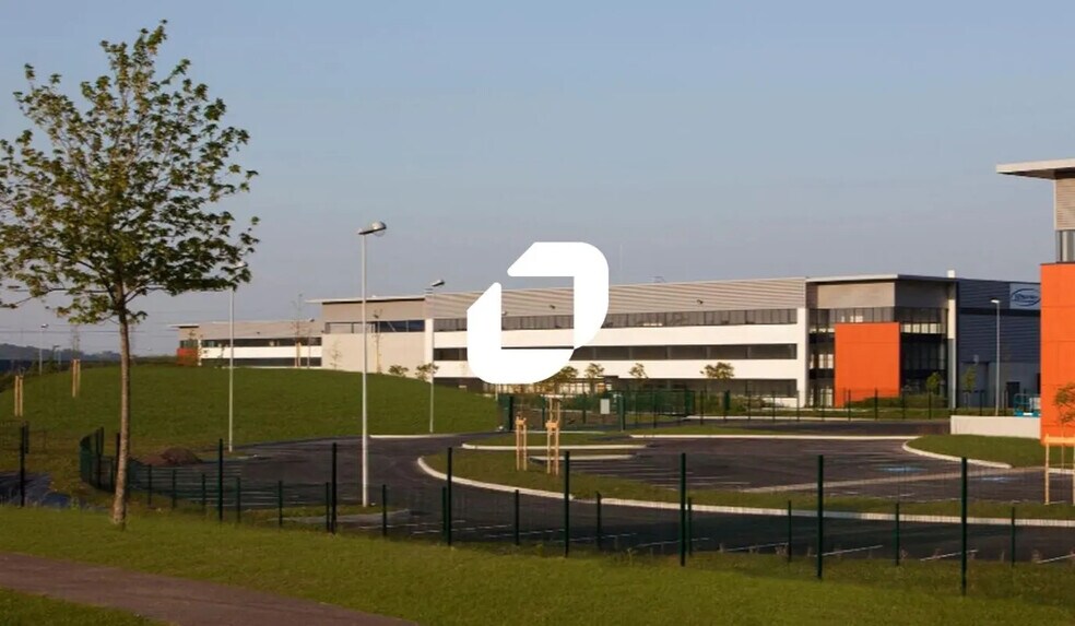 45 Rue Du Santoyon, Saint-Quentin-Fallavier à louer - Photo du bâtiment - Image 2 de 9