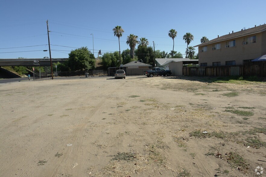 704 N Fresno St, Fresno, CA à vendre - Photo du bâtiment - Image 2 de 2