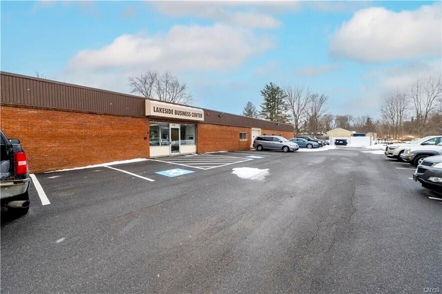314 Lakeside Rd, Solvay, NY à vendre - Photo du bâtiment - Image 3 de 17