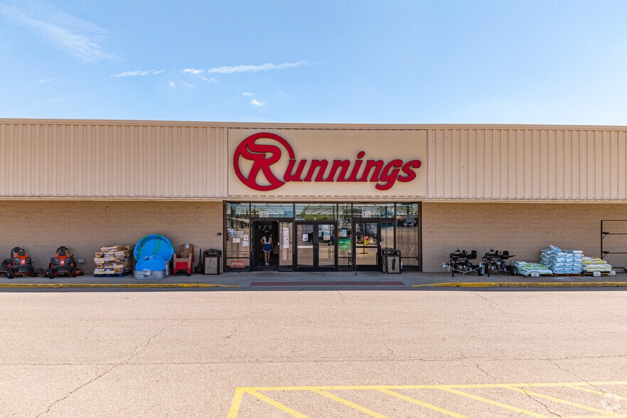 2-20 Northpoint Dr, Streator, IL for sale - Building Photo - Image 2 of 10