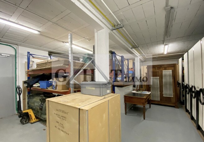 Industrial in Buc for sale - Interior Photo - Image 2 of 4