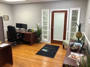 1442 Military Cutoff Rd, Wilmington, NC for lease Interior Photo- Image 2 of 10