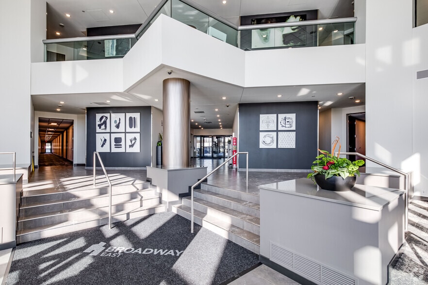 3433 NE Broadway St, Minneapolis, MN for lease - Interior Photo - Image 3 of 18