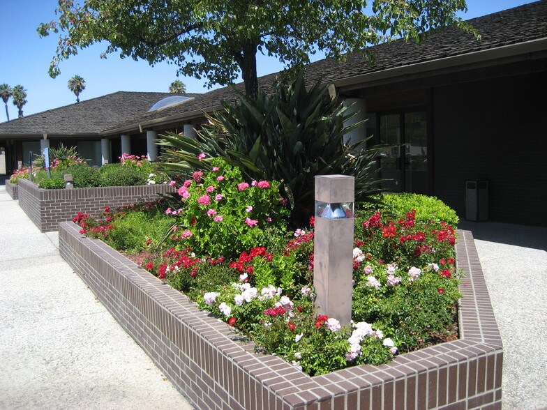 6155 Almaden Expy, San Jose, CA à louer - Photo du bâtiment - Image 2 de 10