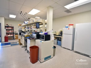 2248-2268 Welsch Industrial Ct, Saint Louis, MO for lease Interior Photo- Image 2 of 4