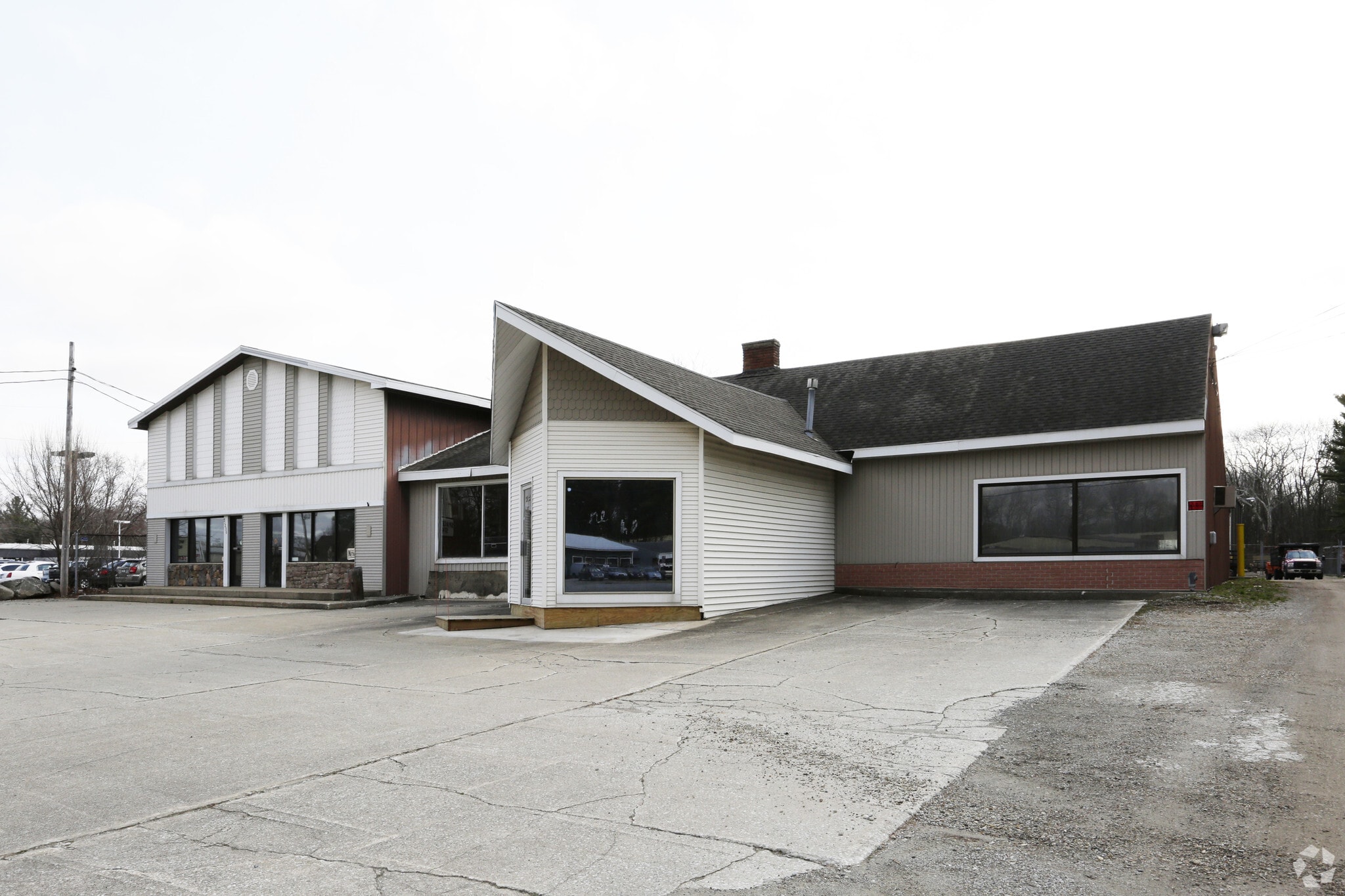 51236 In-933, South Bend, IN for sale Primary Photo- Image 1 of 3