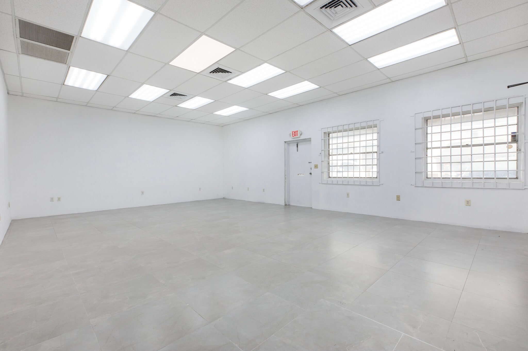 3501-3531 NW 19th St, Fort Lauderdale, FL à louer Photo intérieure- Image 1 de 7