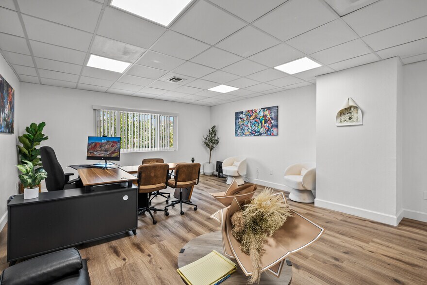 14530 Hamlin St, Van Nuys, CA à louer - Photo intérieure - Image 2 de 16