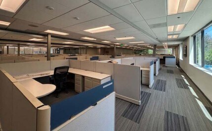 24911 Avenue Stanford, Valencia, CA à louer - Photo intérieure - Image 3 de 6