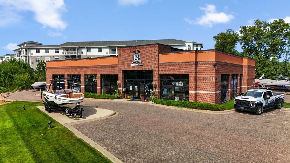 720 Galpin Lake Rd, Excelsior, MN à vendre - Photo du bâtiment - Image 2 de 34