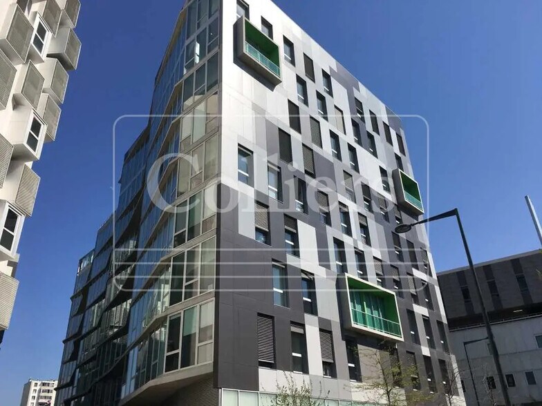 42 Rue De Ruffi, Marseille à louer - Photo du bâtiment - Image 2 de 8