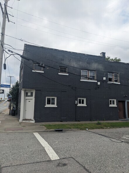 576 E 152nd St, Cleveland, OH à vendre - Photo du bâtiment - Image 1 de 27