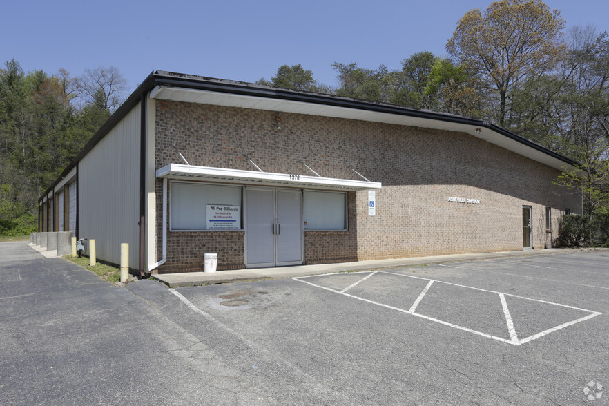 1370 Tunnel Rd, Asheville, NC à vendre - Photo principale - Image 1 de 1