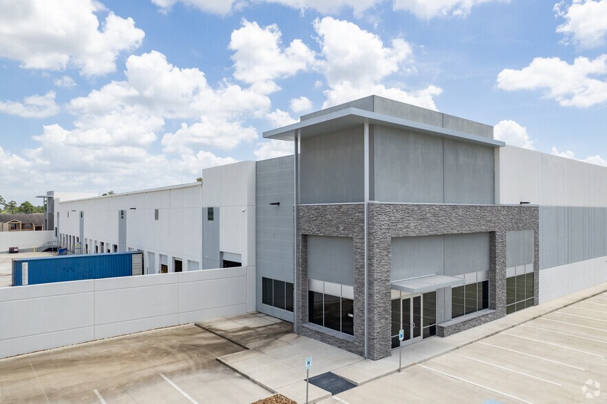 18870 Eastex Fwy N, Humble, TX for lease - Building Photo - Image 1 of 3