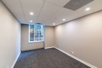 180 N Michigan Ave, Chicago, IL à louer Photo du bâtiment- Image 2 de 7