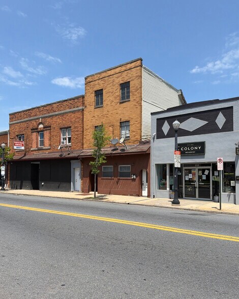 209 E 3rd St, Bethlehem, PA à vendre - Photo du bâtiment - Image 2 de 4