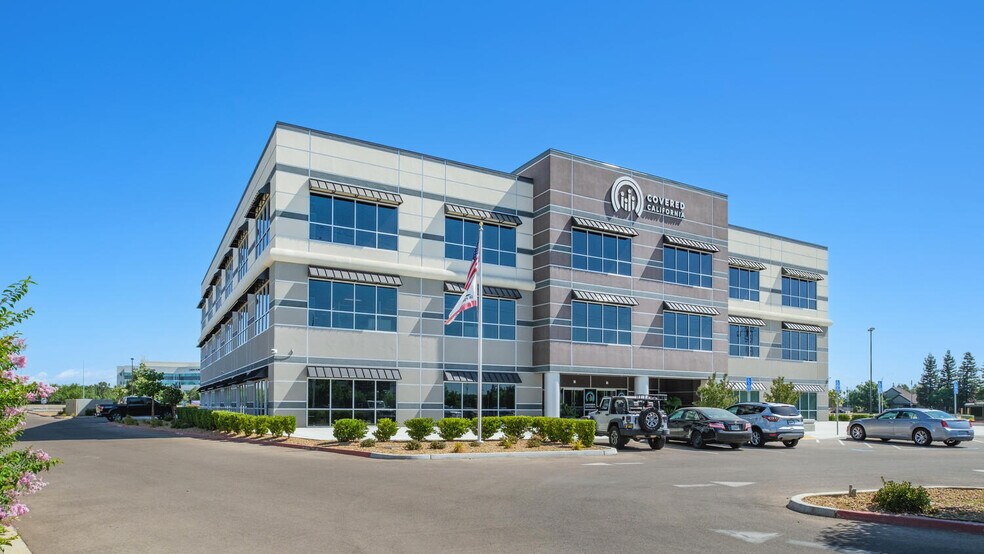 247 E Nees Ave, Fresno, CA à louer - Photo du bâtiment - Image 2 de 15