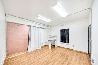 1926 S Main St, Santa Ana, CA for lease Building Photo- Image 2 of 4