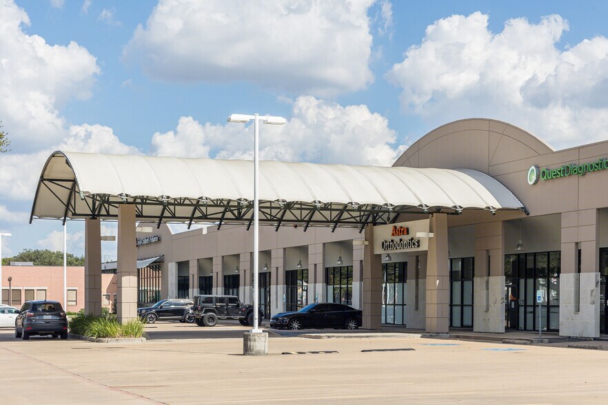 11811 W FM-1960, Houston, TX à louer - Photo du bâtiment - Image 3 de 6