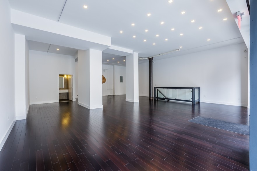 91 Allen St, New York, NY for lease - Building Photo - Image 2 of 8
