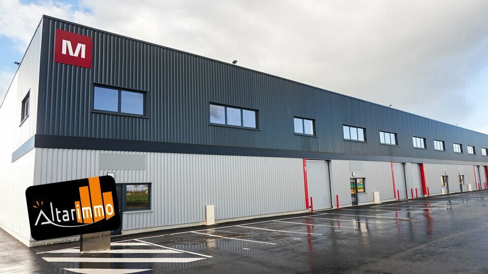 Flex in Chartres for lease - Building Photo - Image 1 of 9