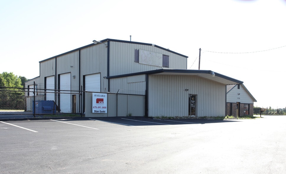 1786 Forest Pky, Lake City, GA for lease - Building Photo - Image 2 of 7