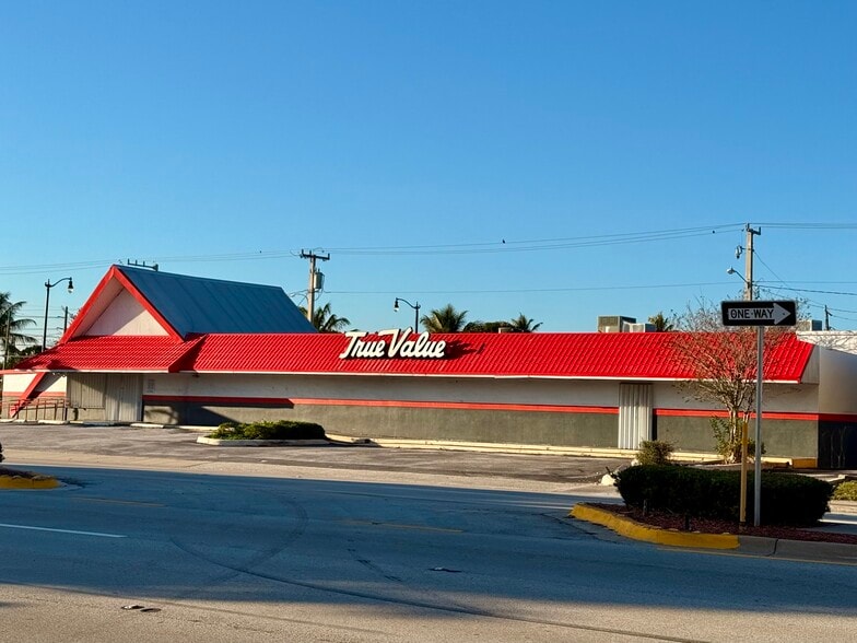 1601 E Sample Rd, Pompano Beach, FL for lease - Primary Photo - Image 1 of 40