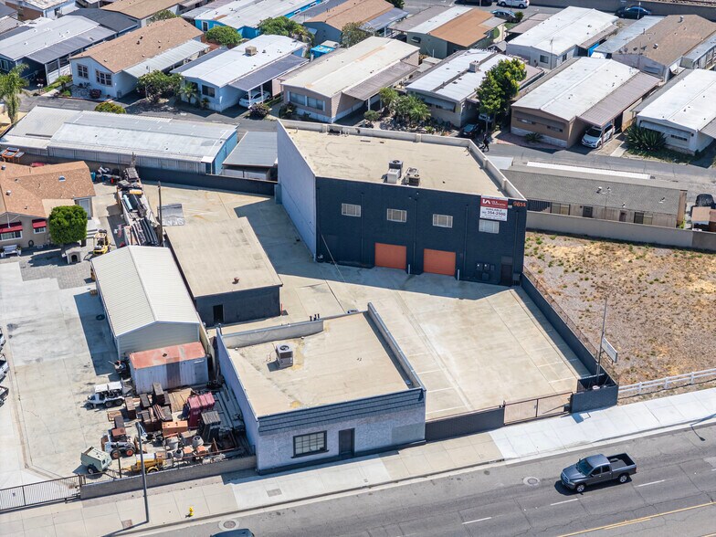 9614-9620 Alonda Blvd portefeuille de 2 propriétés à vendre sur LoopNet.ca - Photo du bâtiment - Image 2 de 6