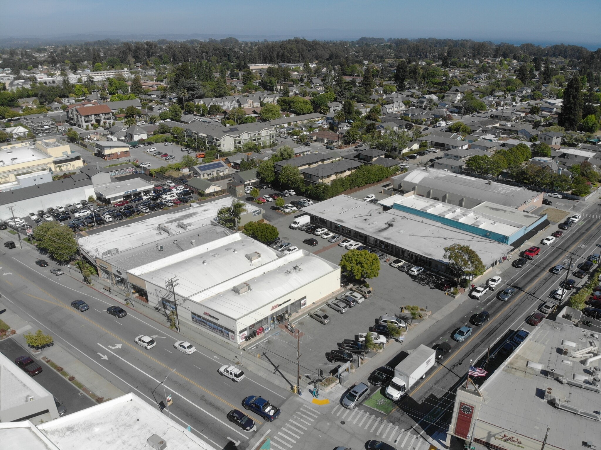 Seabright Shopping Center portfolio of 3 properties for sale on LoopNet.ca Aerial- Image 1 of 12