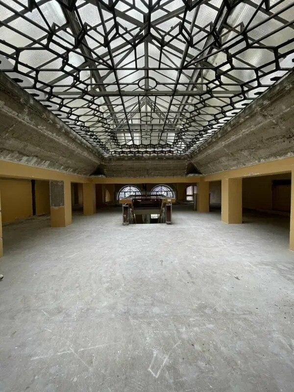 Retail in Reims for lease Building Photo- Image 1 of 21