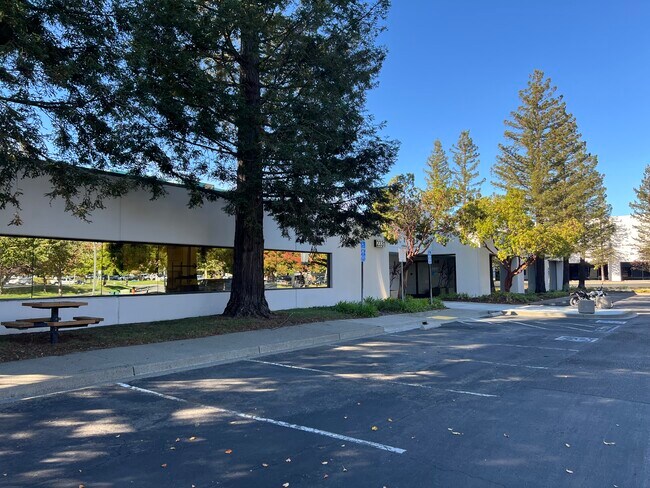 Plus de détails pour 2331 Circadian Way, Santa Rosa, CA - Local d'activités à louer