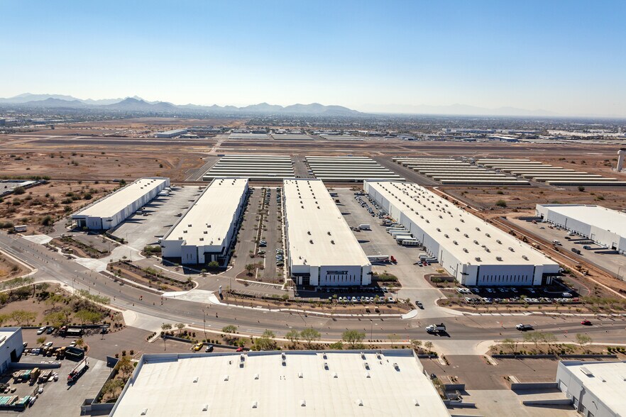 275 W Pinnacle Peak Rd, Phoenix, AZ à louer - Photo du bâtiment - Image 2 de 9